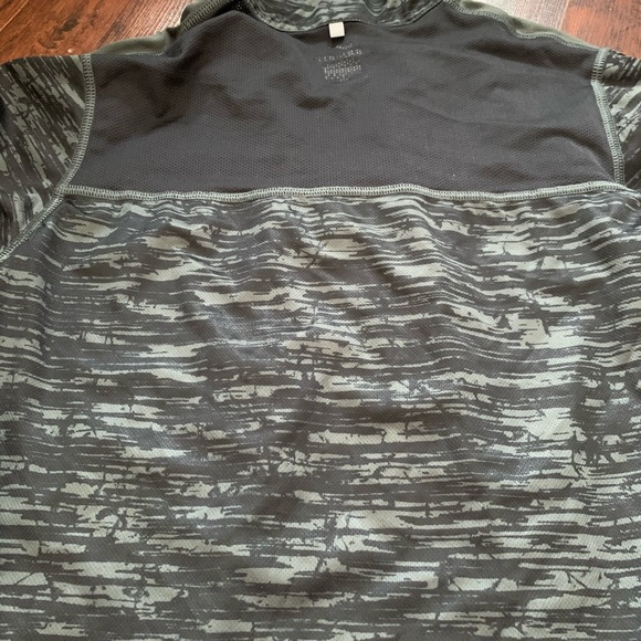 Dri fit quarter zip set of two- large, Nike/Adidas - Picture 5 of 5